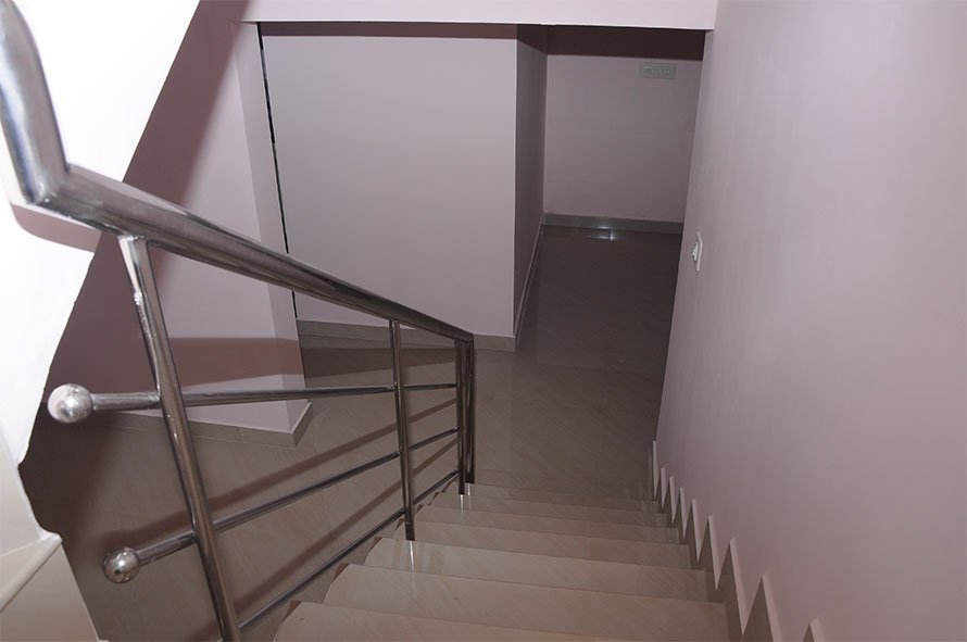 independent villas for sale in palakkad - Stairs